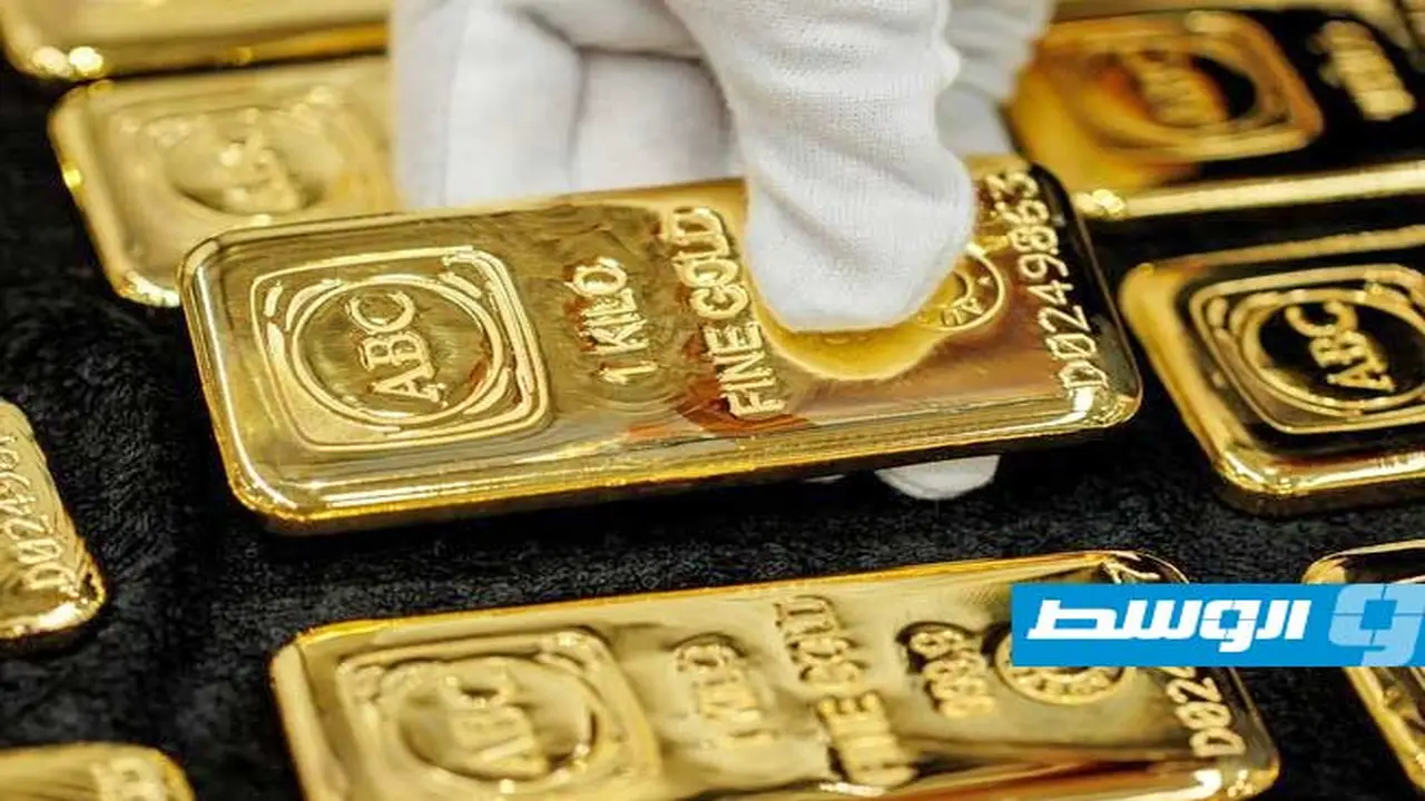 تراجع أسعار الذهب وسط ارتفاع الدولار والنفط وانتظار قرار ترامب بشأن إيران